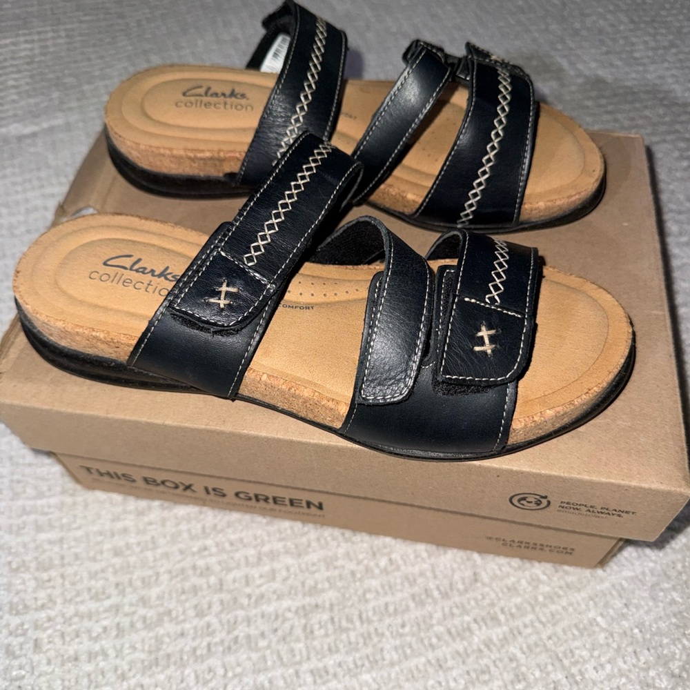Clarks Women’s Black and Tan Sandals